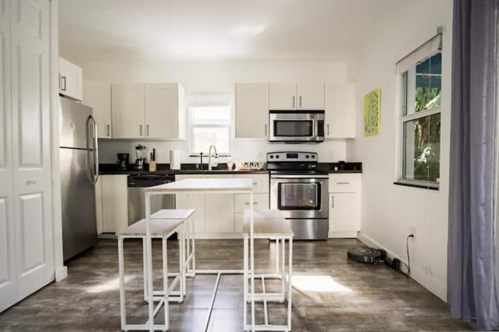 Upper East Side Oasis Apartment ไมอามี ภายนอก รูปภาพ